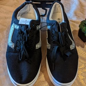 Sole Mates Sneakers sz 8 NWT
